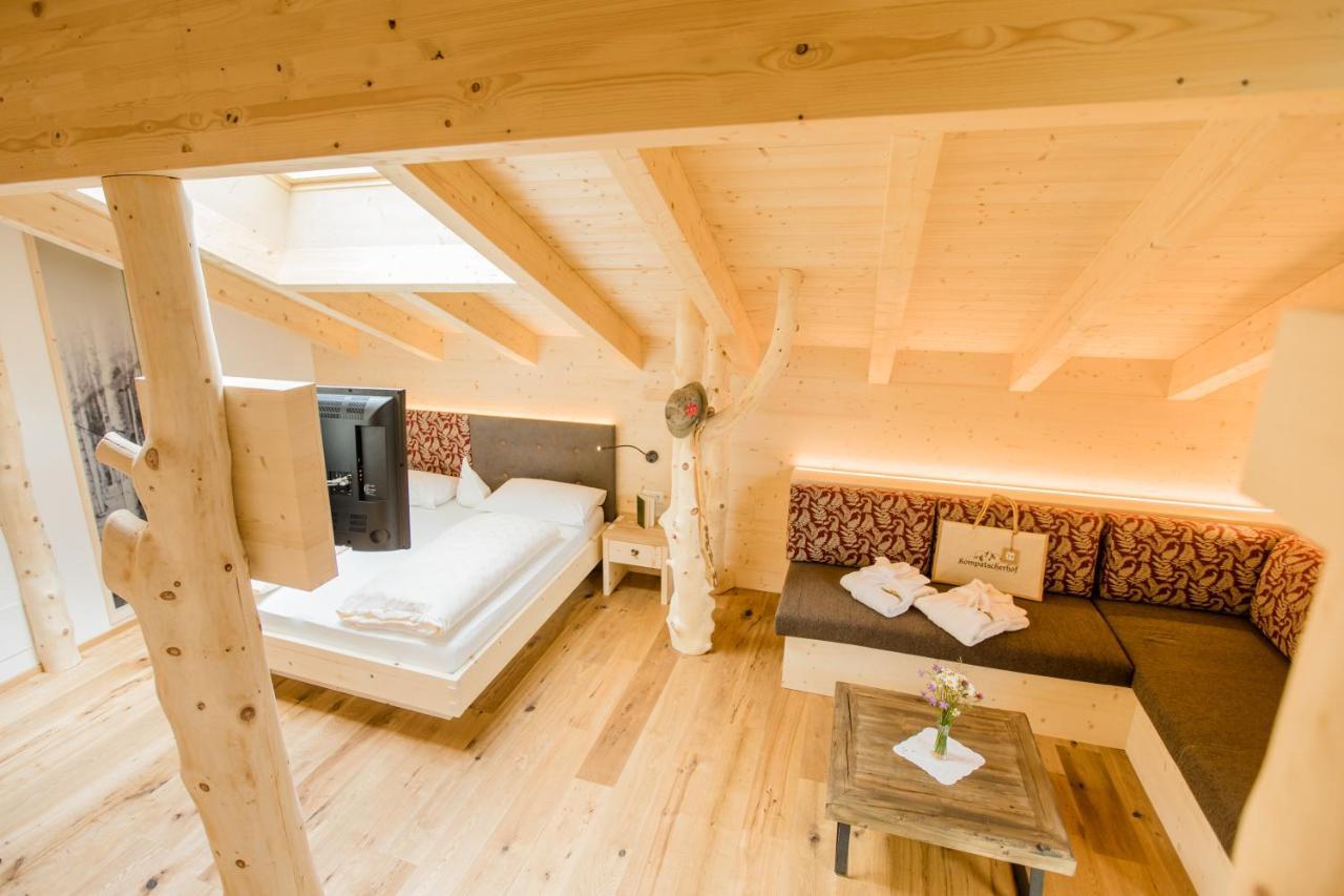 Hotel Kompatscherhof Luson Esterno foto