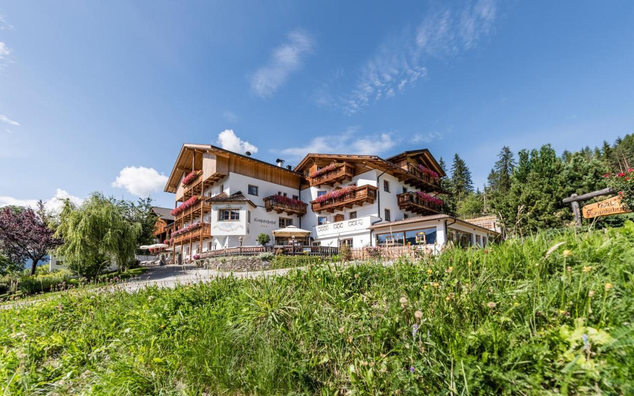 Hotel Kompatscherhof Luson Esterno foto